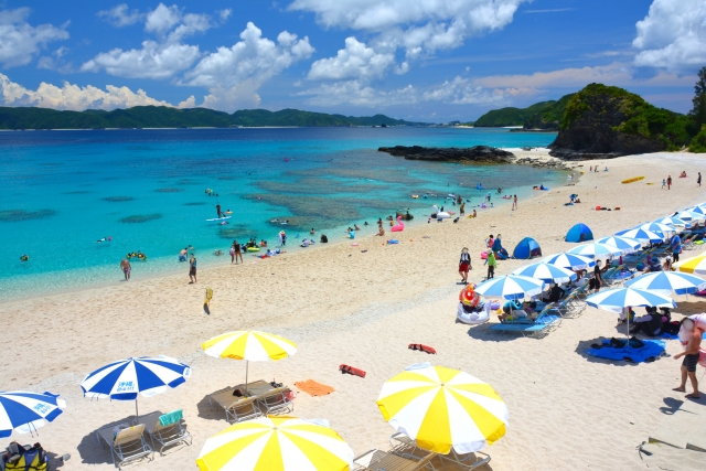 レンタカーなしでも楽しめる沖縄の海遊び！那覇から行けるビーチ・離島・ツアー